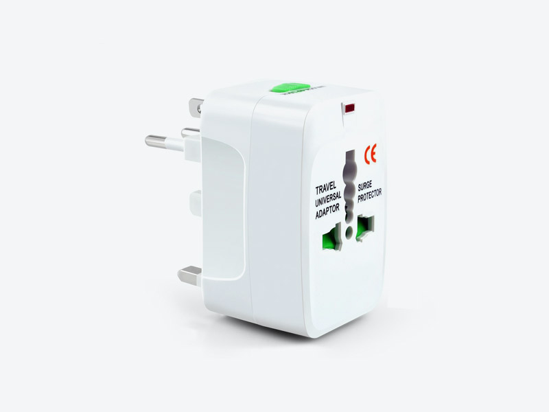 universal travel adapter