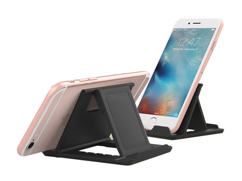 Multi-angle desktop phone holder